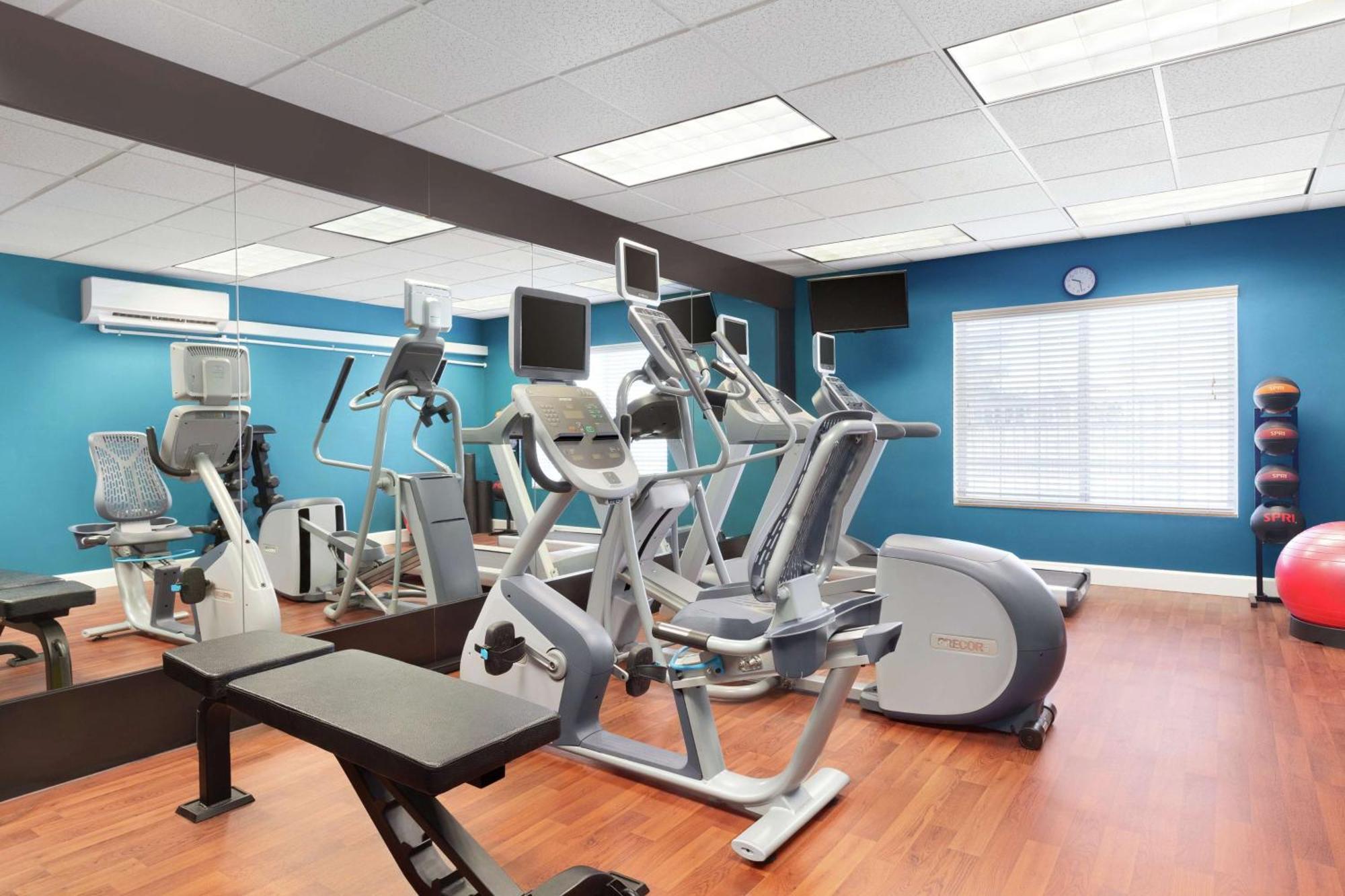 Homewood Suites By Hilton - Oakland Waterfront Екстериор снимка