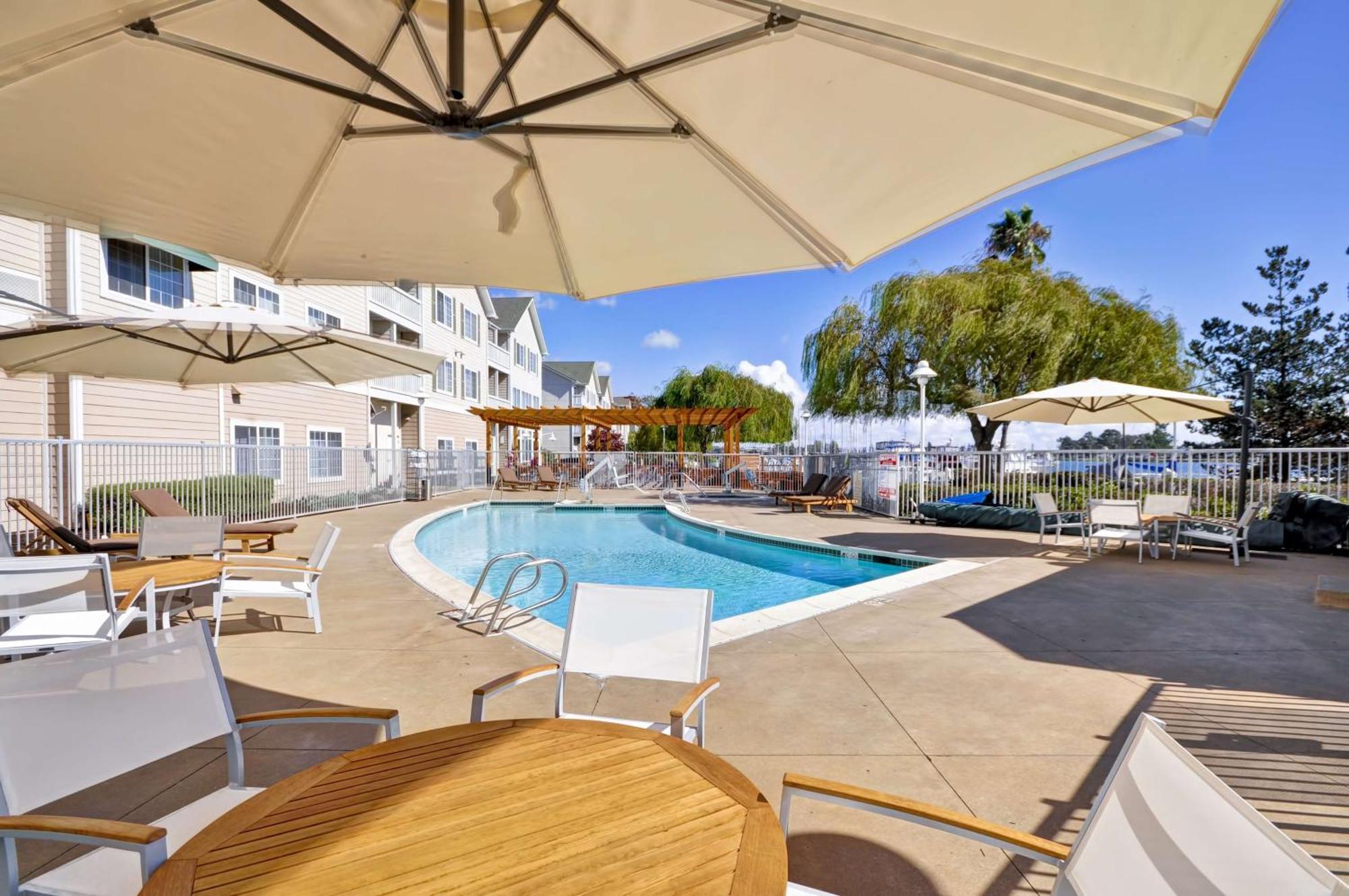 Homewood Suites By Hilton - Oakland Waterfront Екстериор снимка