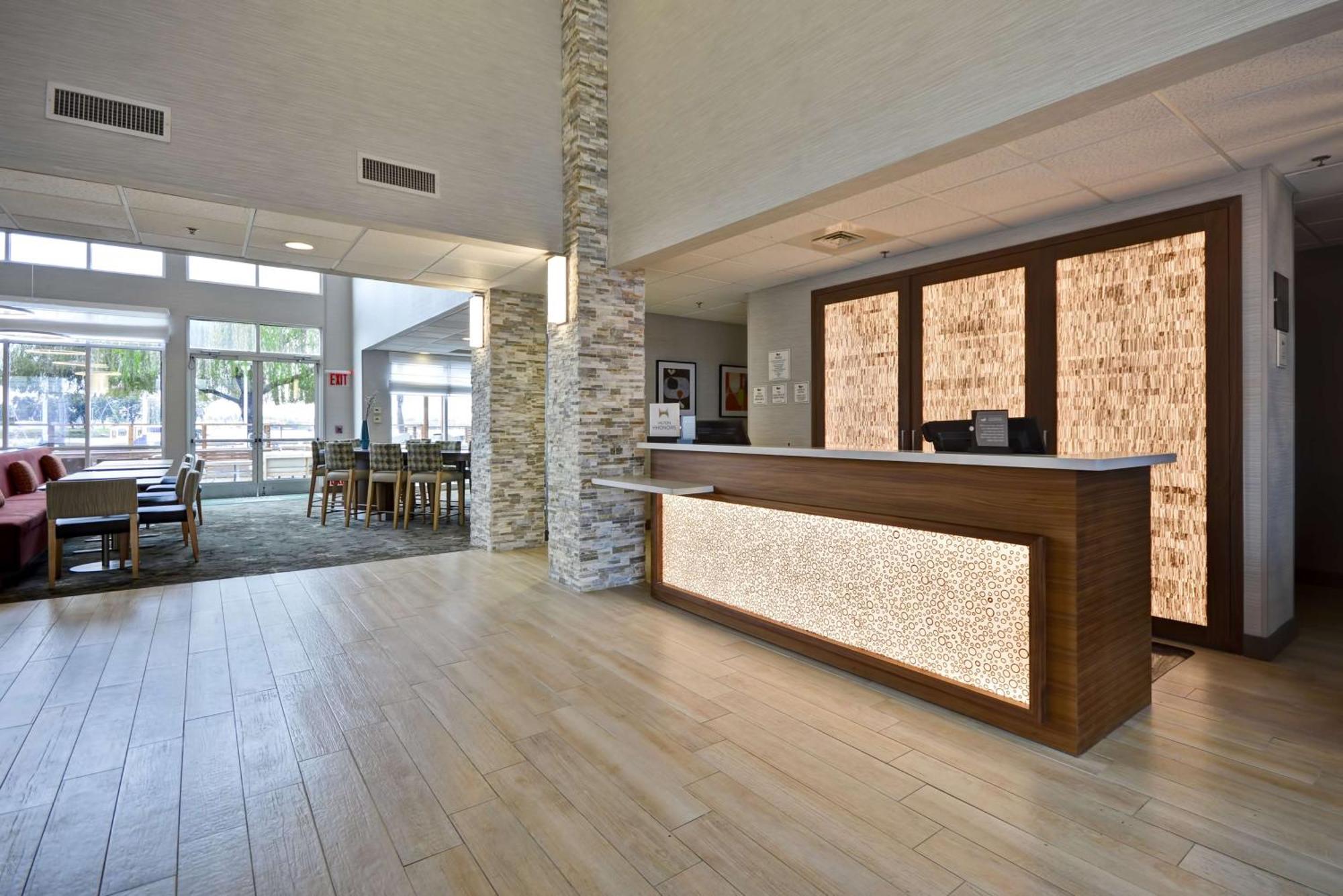 Homewood Suites By Hilton - Oakland Waterfront Екстериор снимка